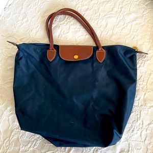 Longchamp Medium Le Pliage in Navy